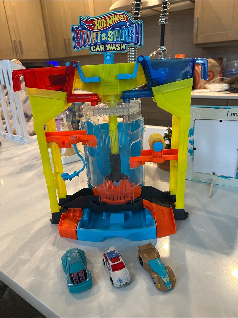 Hot Wheels Stunt & Splash Car Wash